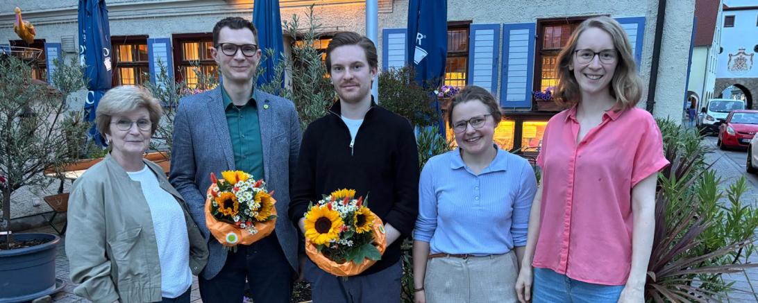 Das Bild zeigt v.l.n.r. stellv. Kreisrätin Ursula-Kneißl Eder, Stefan Bieber, Kristoffer Bieneck, Elisa Pfaff, MdL Eva Lettenbauer 