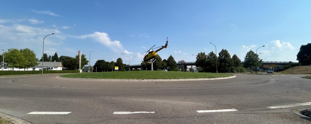 Der Hubschrauber-Kreisverkehr in Donauwörth-Riedlingen.