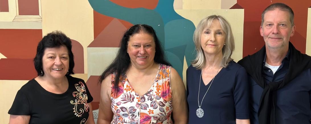 Das Bild zeigt v.l.n.r.: Rosi Wittmann, Karin Migotto, Martina Schmidt und Dr. Jürgen Geisenberger.