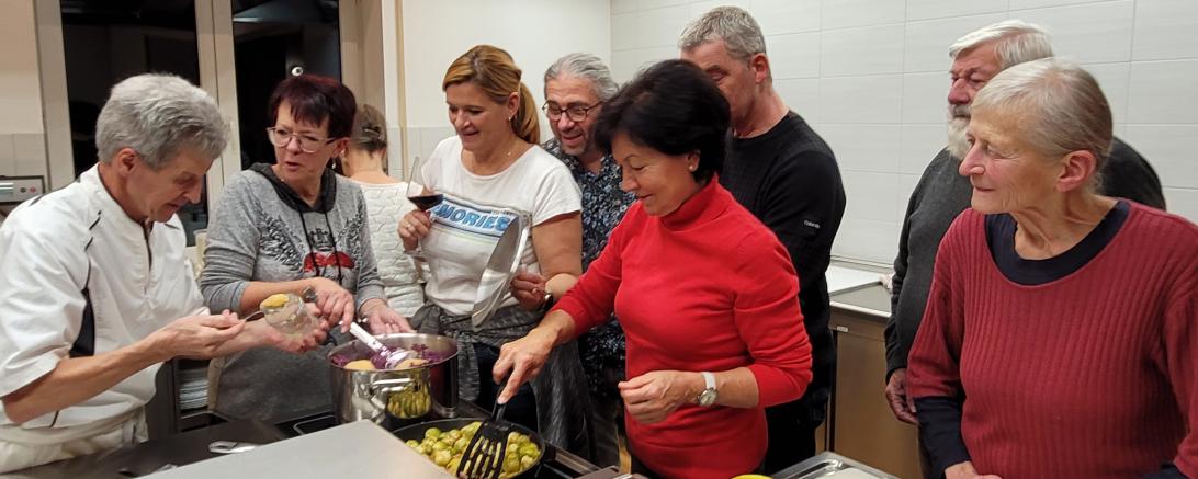 Kochen im B+ Zentrum Blossenau.