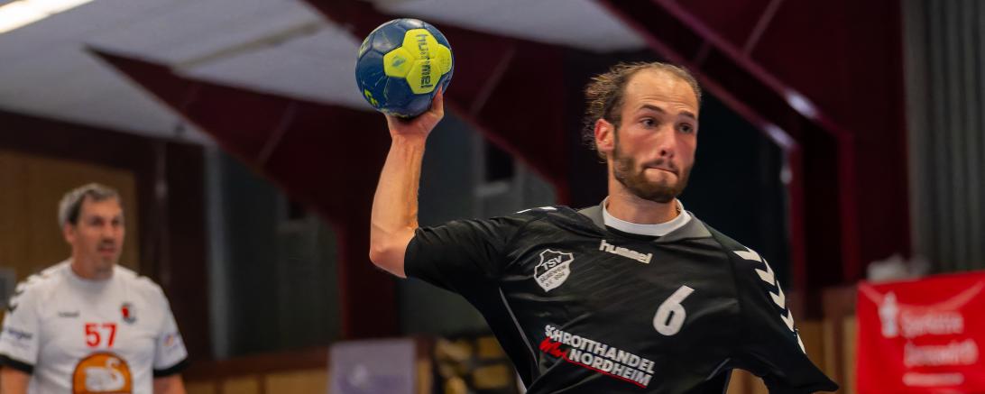 Tobias Zinsmeister, der 8 Tore zum Sieg der Herren II beitragen konnte und eine herausragende Leistung zeigte.