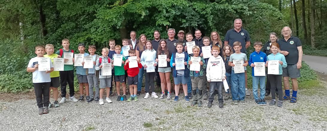 22 Kinder erlebten einen spannenden Tag bei den Königlich privilegierten Schützen Rain.