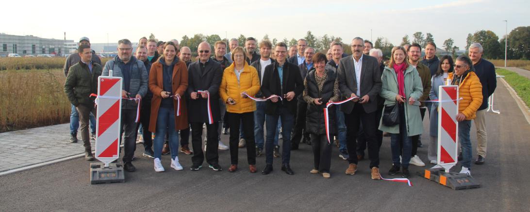 Mit der feierlichen Eröffnung findet die Erschließung des Gewerbegebiets Steinerner Mann Ost sein Ende.