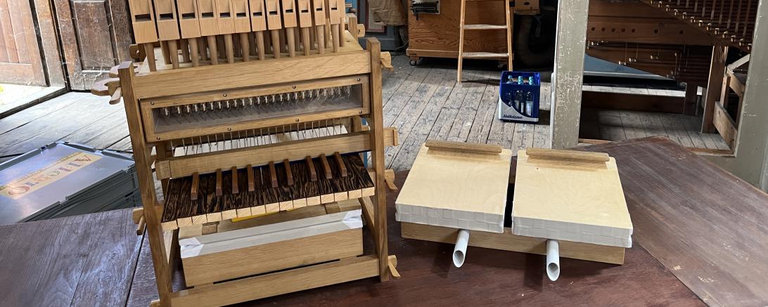 Der Förderverein orgelbaumuseum STEINMEYER e.V. lädt an diesem Tag um 12.00 Uhr und 13.30 Uhr zu Führungen durch das in Aufbau befindliche Orgelbaumuseum in Oettingen ein. 