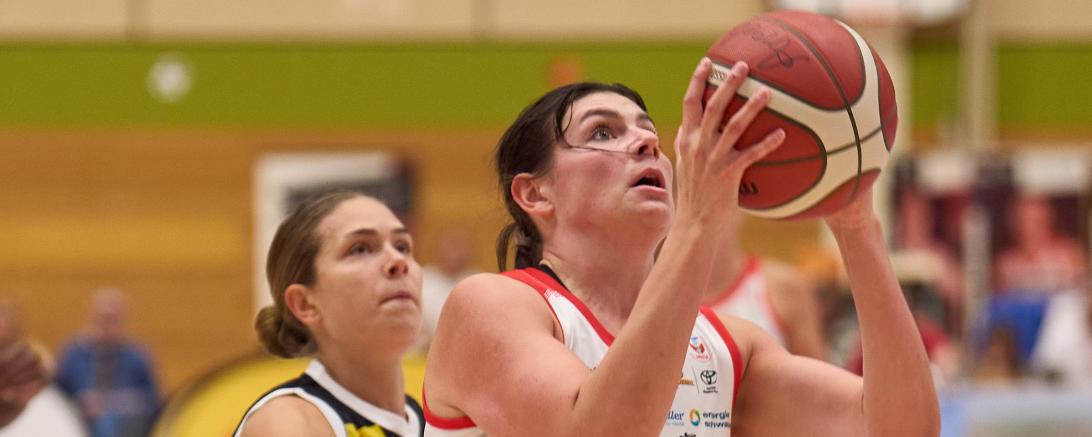 Nach großem Kampf mussten sich die Bundesligabasketballerinnen der Eigner Angels Nördlingen die Stärke der Saarlouis Royals anerkennen. 