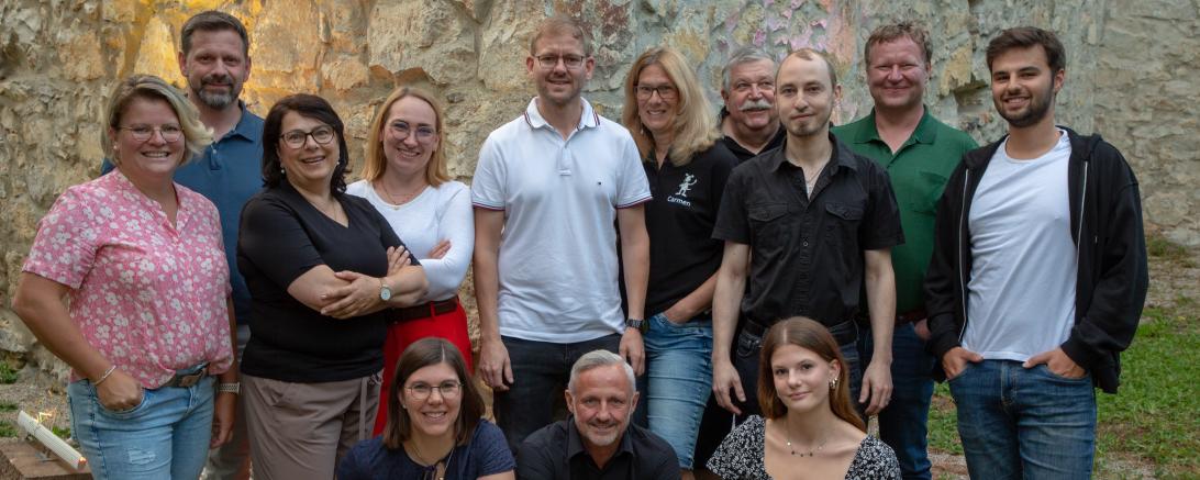 Gruppenbild der Aktiven des Kolping-Theaters in Wemding