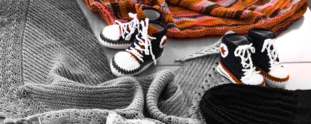 In der Stadtbibliothek arbeiten Fleißig begeisterte an ihren Sticksachen