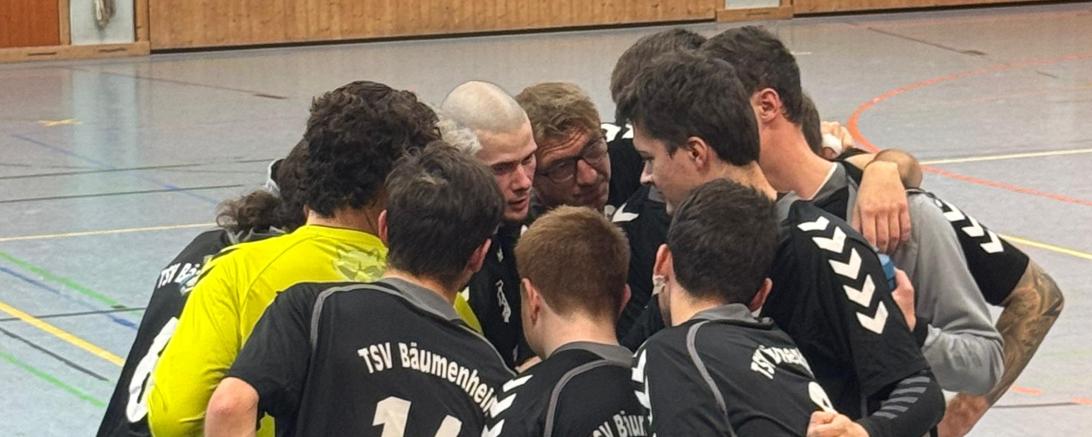 Die zweite Herrenmannschaft musste im Derby zwar eine Niederlage einstecken, zeigte aber eine geschlossene und kämpferische Mannschaftsleistung.