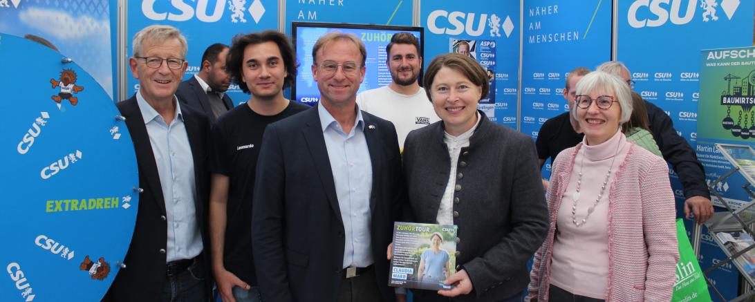 Claudia Marb (2.v.r.) tritt als Kandidatin für die CSU an.