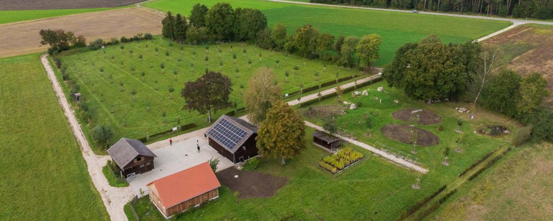 Blick auf den Botanischen Obstgarten Donau-Ries. 