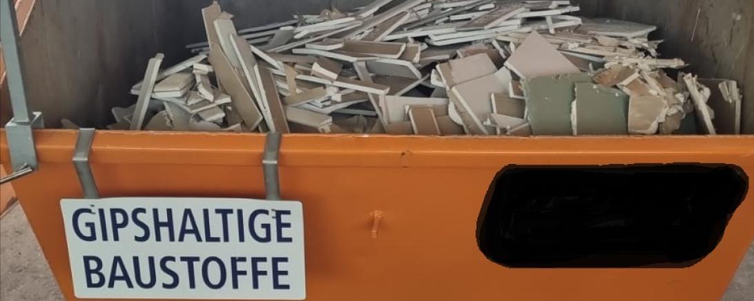 Container am RH-Gundelfingen – Gipshaltige-Baustoffe und Flachglas
