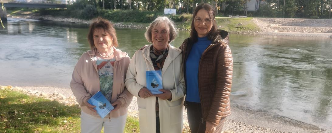 Zu sehen sind von rechts nach links: Gabriele Geiger-Bissinger, Friederike Rieger und Sonja Strobel