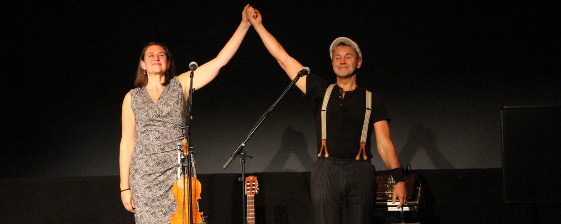 Das Bild zeigt das Duo KlangZeit.