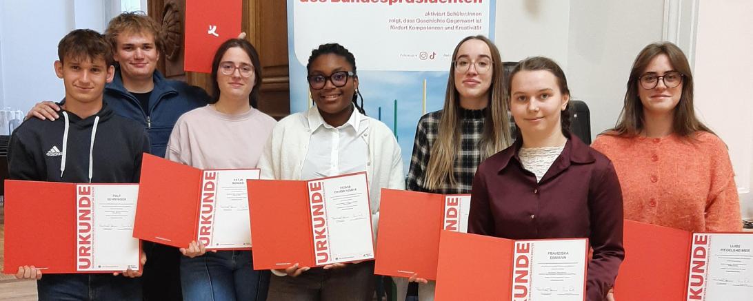 Die Preisträgerinnen und Preisträger des THG Nördlingen bei der Preisverleihung im Bayerischen Landtag