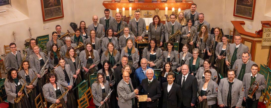 Spendenübergabe Stadtkapelle Harburg Übergibt Diakonie Harburg und Umgebung  