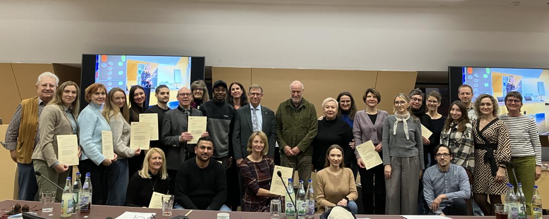 Teilnehmenden der Sprachrallye Donau-Ries mit Herrn Landrat Stefan Rößle.
