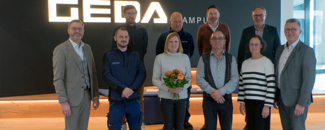 V. l. n. r.:  Reihe hinten - Jürgen Wurm, Gerhard Hartmann, Tobias Stangl, Kazimierz Wasilczyk; Reihe vorne - Stefan Schweitzer (kaufmännischer Leiter), Marcin Marek Janik, Christine Martin, Josef Rieblinger, Sigrid Sailer (Geschäftsführung), Johann Sailer (geschäftsführender Gesellschafter) 