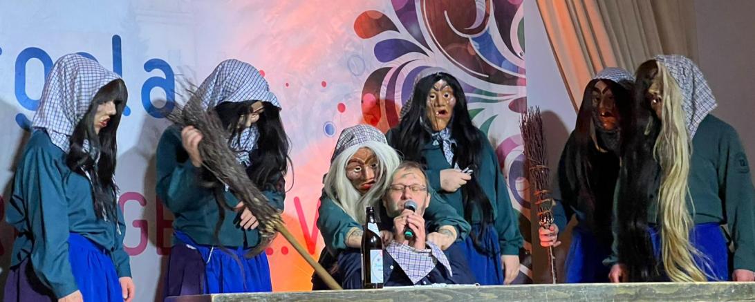 Der 'Rathaussturm' der Amerdinger Truden.