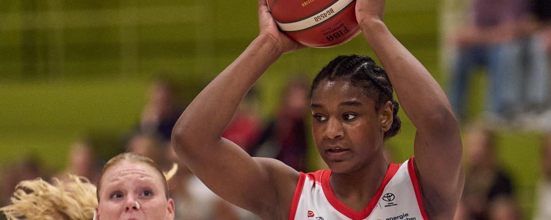 Die deutsche Nachwuchsnationalspielerin Chanel Ndi, hier gegen Freiburg, zeigte ihr bisher bestes Seniorenspiel.