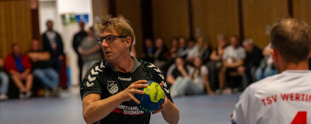 Die Herren II des TSV Bäumenheim bekommen es am kommenden Wochenende mit der Spitzenmannschaft des TSV Bobingen II zu tun. (Am Ball Markus Bügelsteiber).