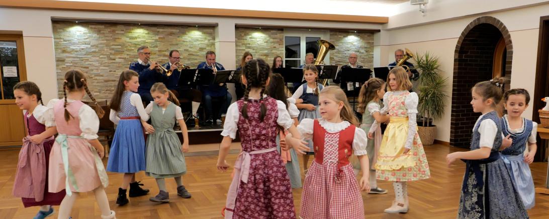 Die Tanz AG der Grundschule Marktoffingen