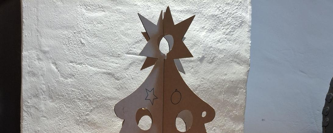 Papp-Weihnachtsbäume