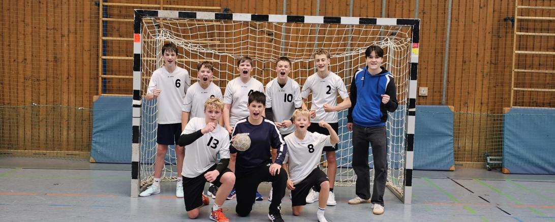 Die siegreiche C-Jugend mit Trainer Mika Lembeck