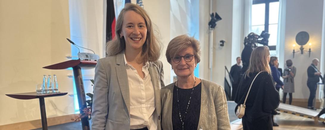 MdL Eva Lettenbauer und Ursula Kneißl-Eder.