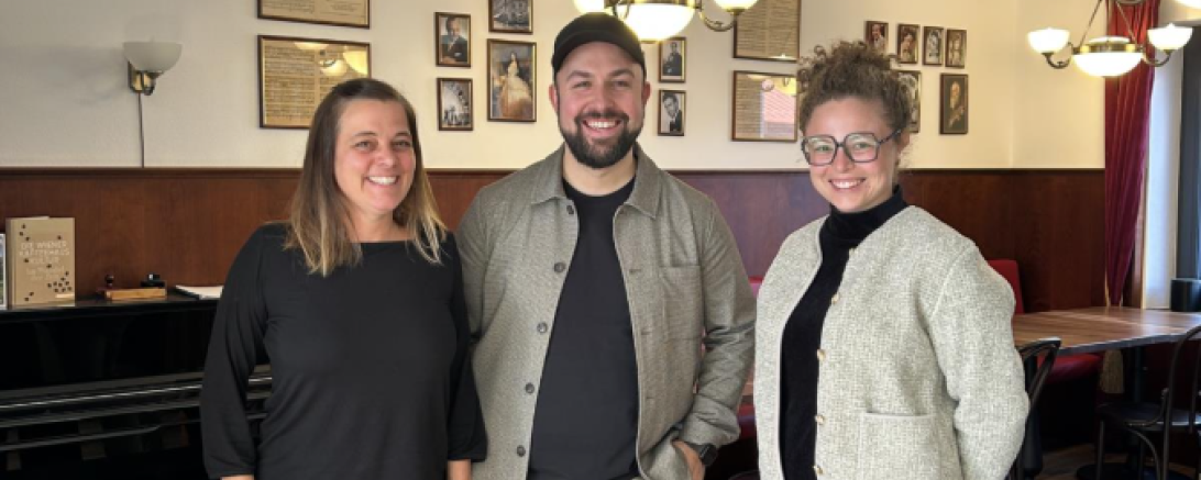 Moderatorin Claudia Markert von aTV, Lukas Bruckmeier, Musiker, Komponist und Gründer des Donauton-Studios und Regionalmanagerin des Landkreises Laura Brummer