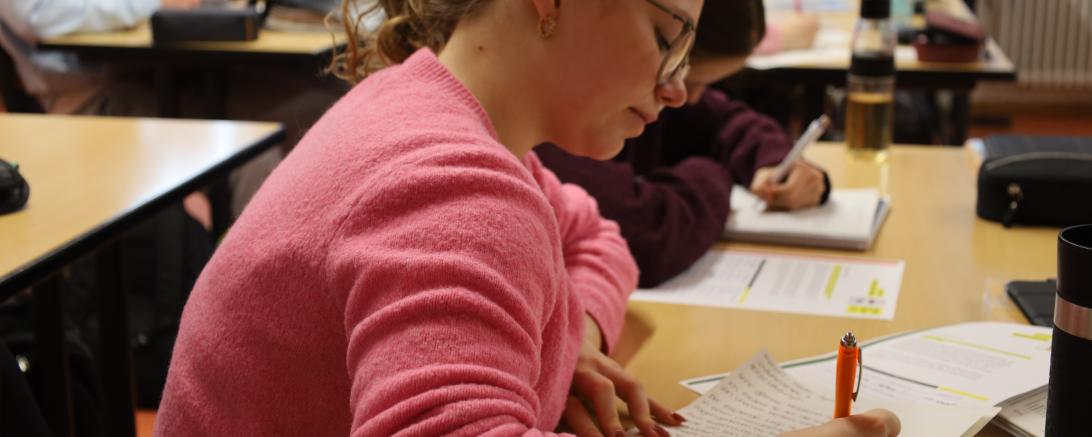 Etliche Klassen und Kurse des THG Nördlingen haben auch heuer wieder am Amnesty Briefmarathon teilgenommen. 