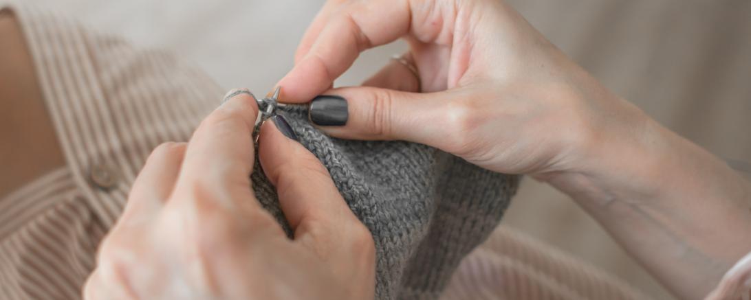Strickende Hände