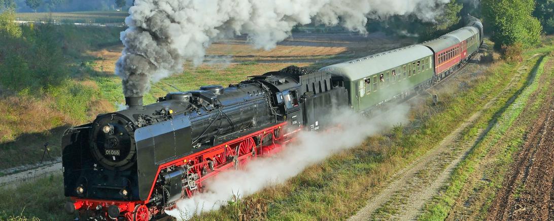 Schnellzugdampflokomotive 01 066.