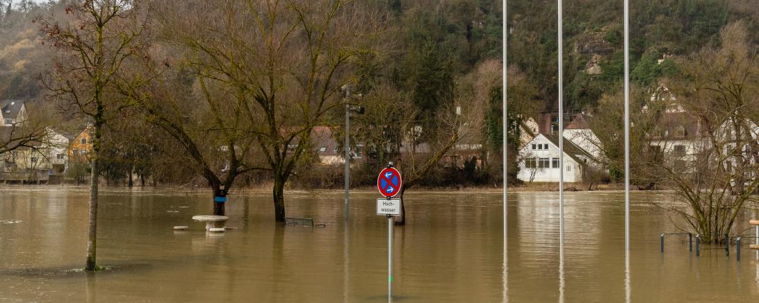Harburg, Steinerne Brücke. Heute Mittag war die Grasstraße bereits halbseitig gesperrt.