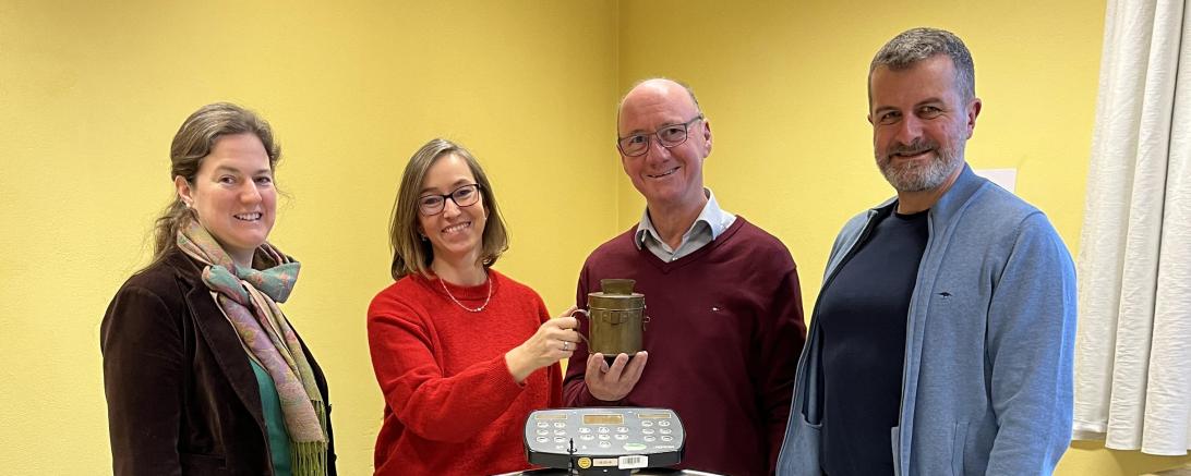 (v.l.n.r.): Katharina Seeburg (Pfarrerin in Großsorheim), Elke Prügel (Leitung LoGo Projektchor), Erwin Seiler (Vorstand Förderverein), Timm Albert (Fachbereichsleitung)