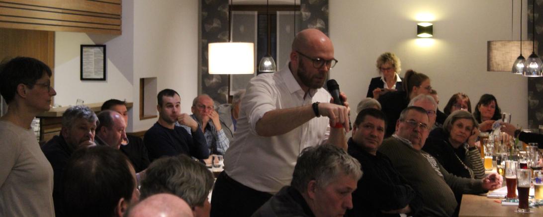 Bayerns Digitalminister Dr. Fabian Mehring spricht in Harburg über die Notwendigkeit der Digitalisierung.