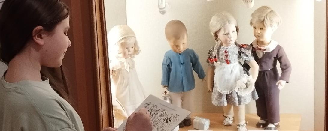 Wimmelbild Käthe Kruse Puppen Museum 