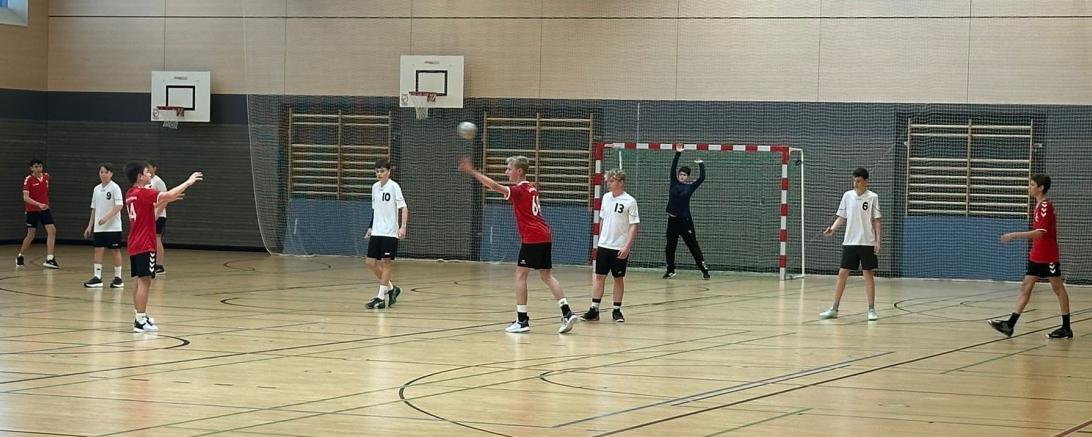 VSC-Jugendhandballer sichern sich mit 46:41-Sieg gegen Schrobenhausen einen starken Saisonabschluss.