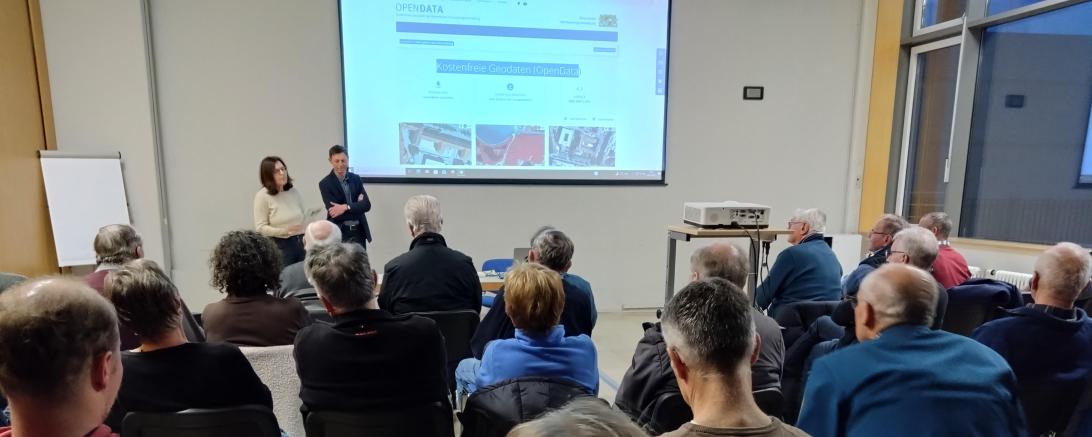 Der Vortrag über die Funktionen des BayernAtlas erfreute sich großer Beliebtheit.