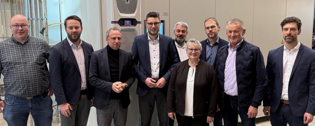 Umweltminister Thorsten Glauber und Landratskandidat im Austausch mit der Geschäftsführung, Herr Thomas Metzger, direkt im Unternehmen. Zu den Herausforderungen in der Wirtschaft und der weiteren Standortentwicklung der Firma in Monheim.