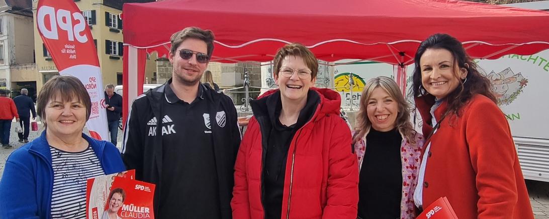 V.l.: Sibylle Gernhäuser, Alex Kneißl, Claudia Müller, Elisabth Wedel, Silvia Feirer-Fischer