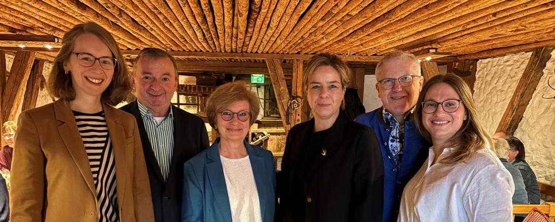 v.l.n.r. Eva Lettenbauer, Albert Riedelsheimer, Ursula Kneißl-Eder, Mona Neubaur, Walter Rotzer, Katrin Streicher