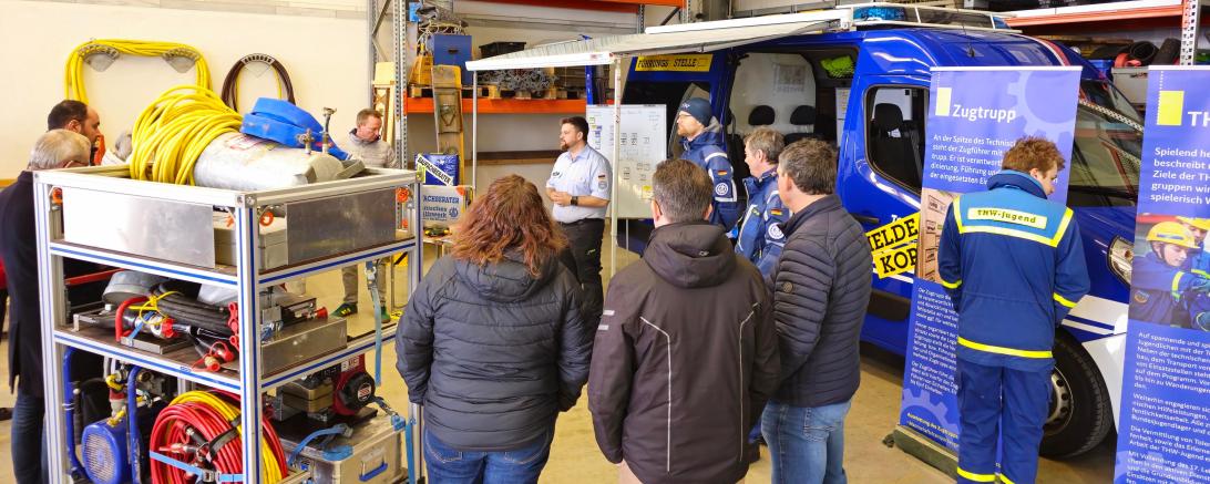 Den Tag der offenen Tür des THW Nördlingen nutzten zahlreiche Interessierte für einen Blick hinter die Kulissen.