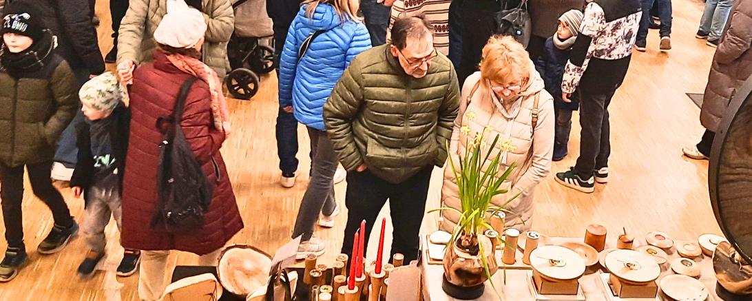 Der Ostereiermarkt der Kolping Akademie am Standort Donauwörth lockte zahlreiche Besucherinnen und Besucher.