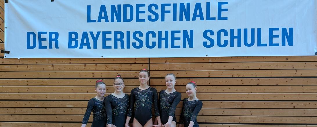 Mit dem Sieg beim Bezirksfinale qualifizierten sich die Mädchen der Wettkampfklasse III/1 für das Landesfinale und erturnten dort Silber: v.l. Josefina Leberle, Ida Heuberger, Maria Düll, Antonia Köhnlein, Luisa Schlösser