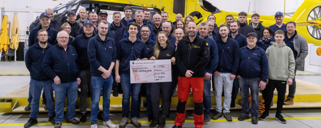 3. Person von links: Kommandant Johannes Engelhardt, Organisatoren Daniel Wiedemann, Johanna Schäble , Pilot Sven Uhmann