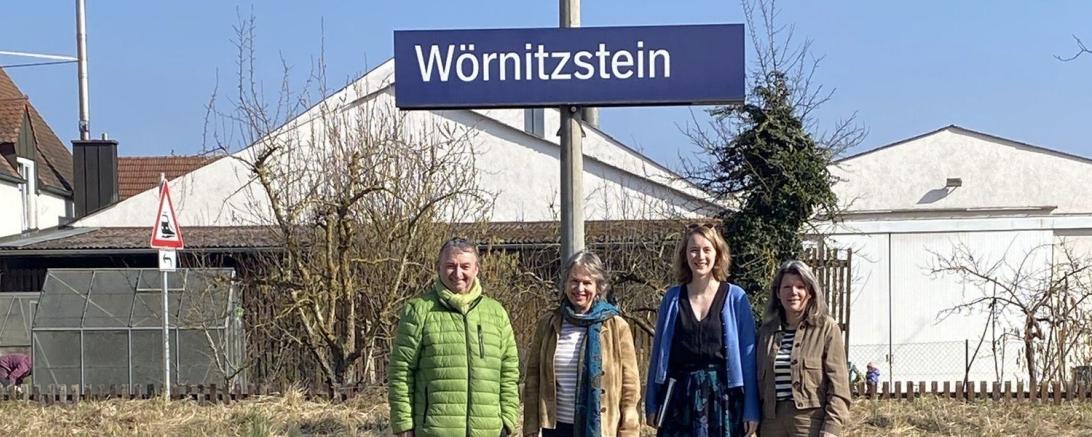 Auf dem Bild zu sehen (von links): Albert Riedelsheimer, Gisela Sengl, Eva Lettenbauer, Andrea Eireiner. 