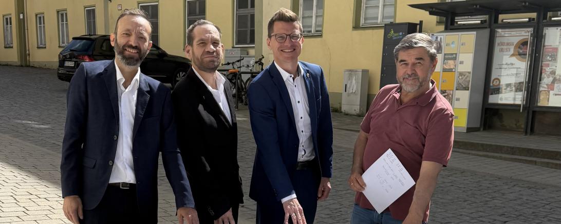 V. l.: Ibrahim Horozoglu, Jürgen Stippler, Oberbürgermeister David Wittner und Josef Heckl.