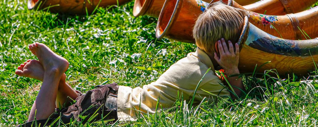 Mit „Den Dingen auf den Grund gehen“ holte sich Peter Hildebrand aus Pfronten den 1. Preis beim Fotopreis 2026 des Bezirks Schwaben.