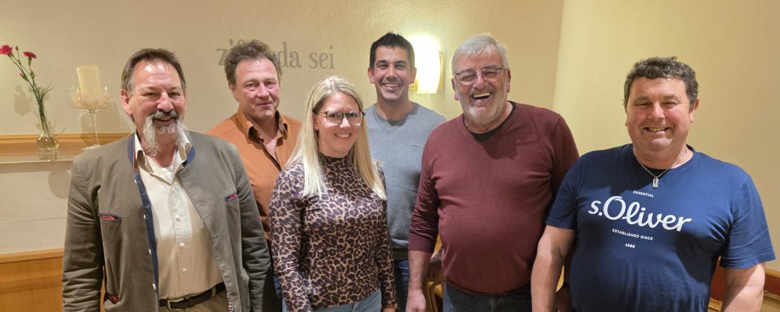 Neue Karab-Vorstandschaft (v.l.): Karl Stumpf, Thomas Wiedemann, Julia Tschunke, Benjamin Lanzer, Heinz Schreitmülller, Thomas Kornmann