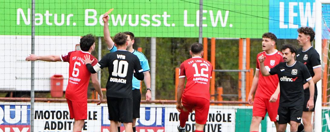 Die Rote Karte für Markus Lohner (Nr. 6)